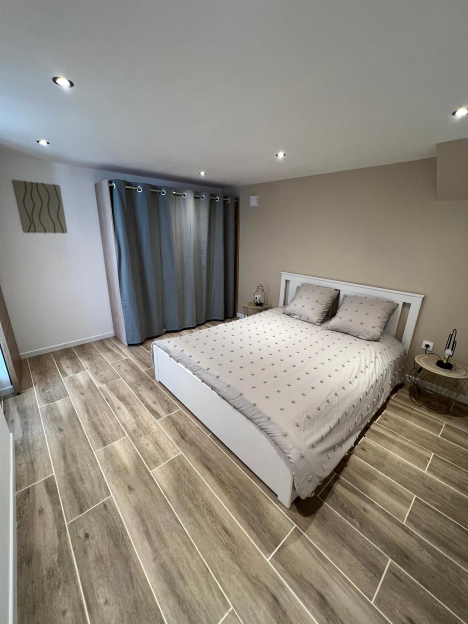 Appartement T2 Avec Jardin Puget-sur Argens Exterior photo