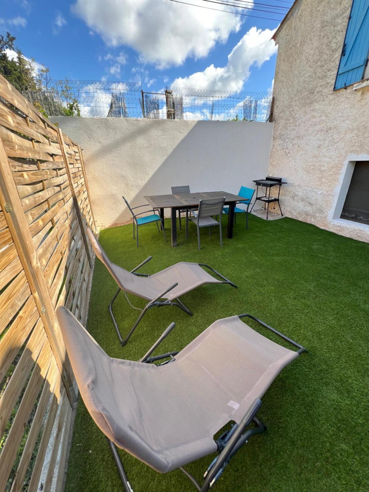 Appartement T2 Avec Jardin Puget-sur Argens Exterior photo
